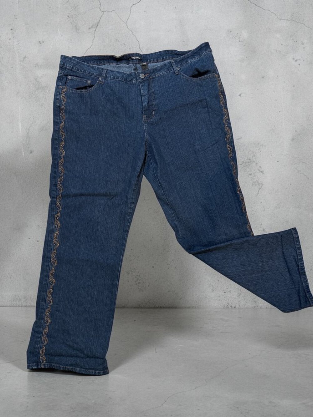 Roz & Ali Sz 22 Dark Blue Denim 5-Pocket Embroidered Jeweled Jeans - Vintage